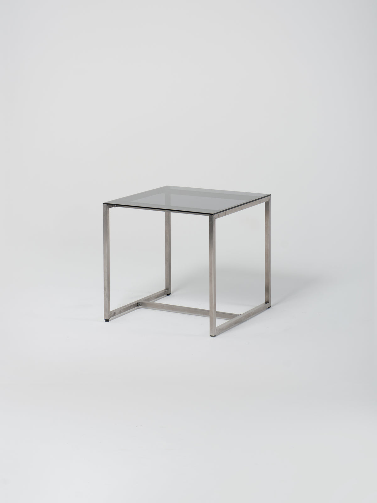 Table 17 / Stainless Steel / Glass / Grey
