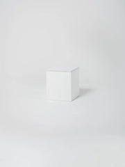 Cube 8 / 18" x 20" / White / White Concrete