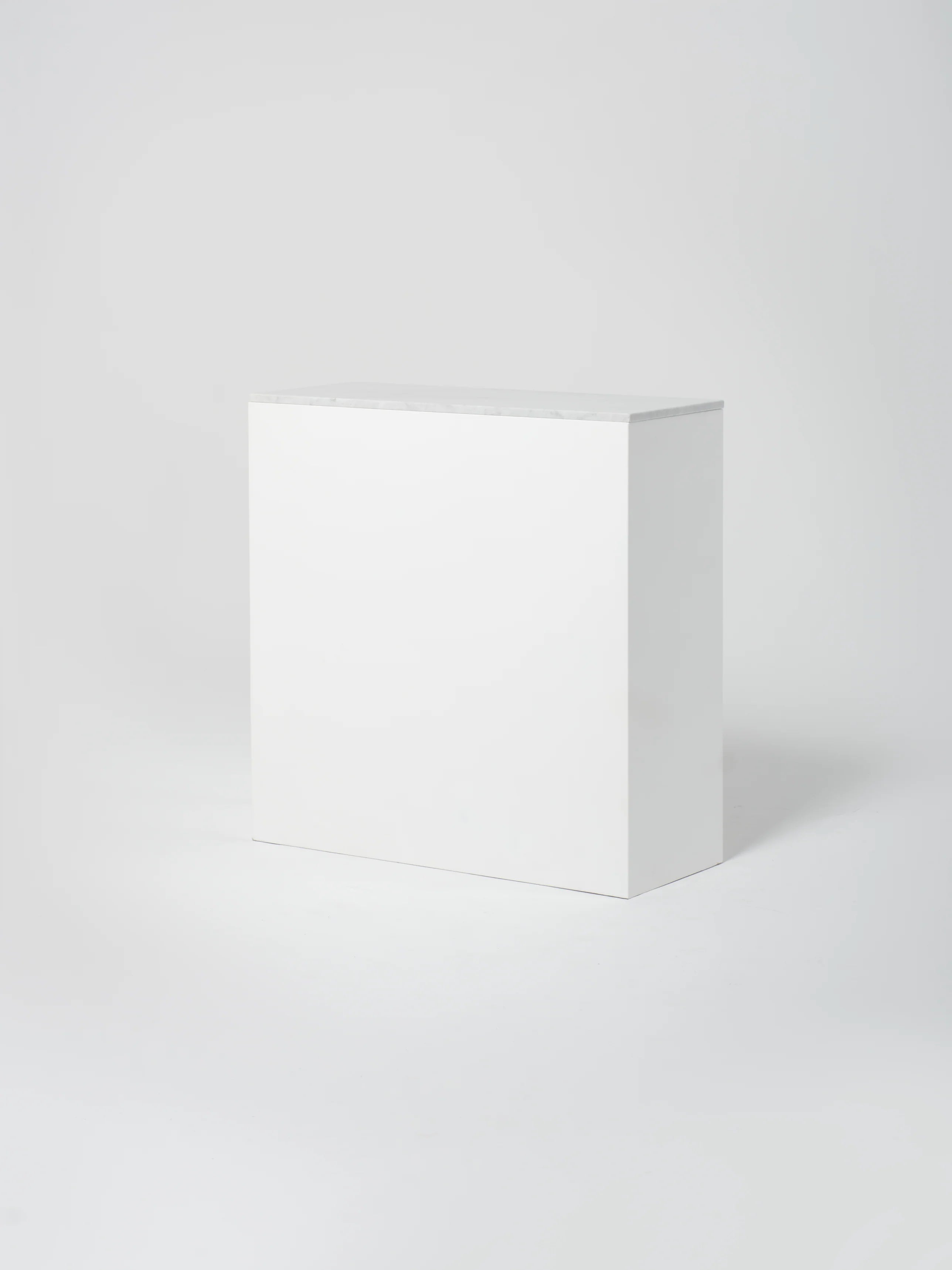 Cube 9 / 39" x 16" x H39" / White / Bianco Carrara