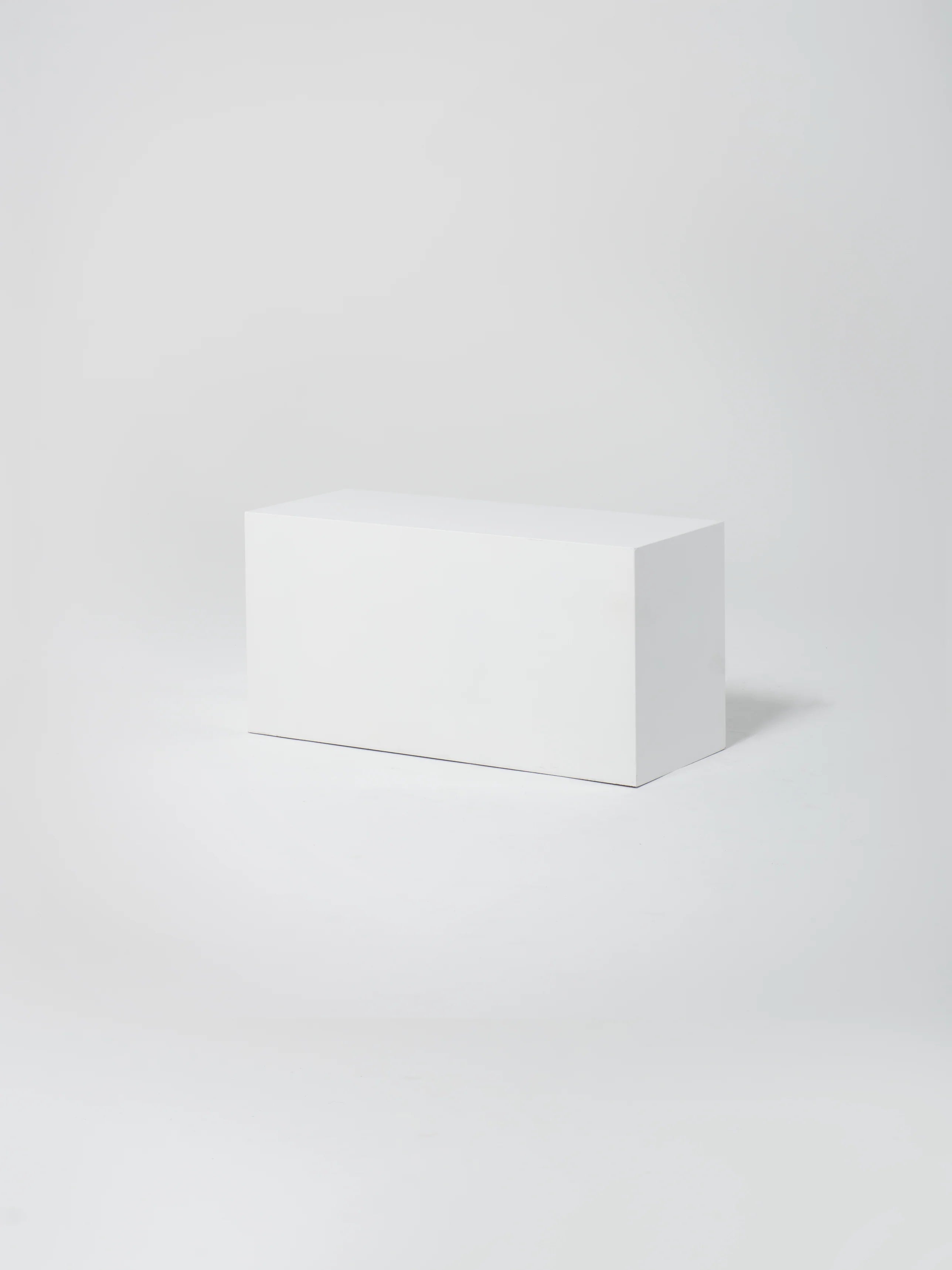 Cube 11 / 39" x 16" x H20" / White