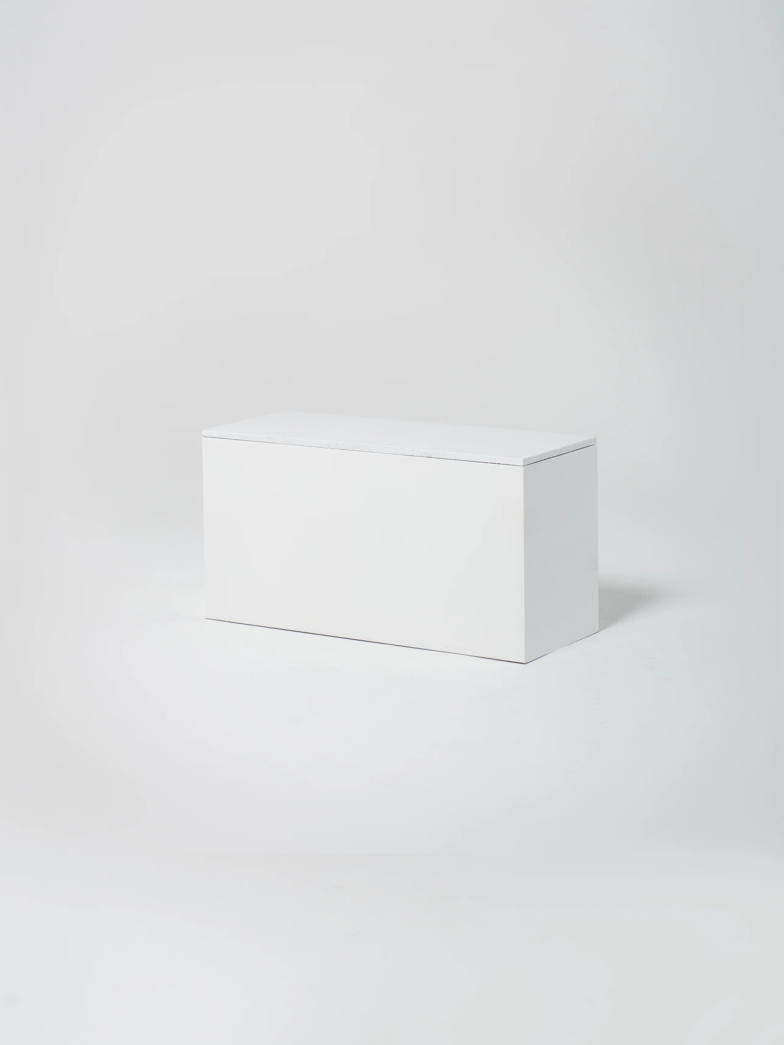 Cube 11 / 39" x 16" x H20" / White / White Concrete