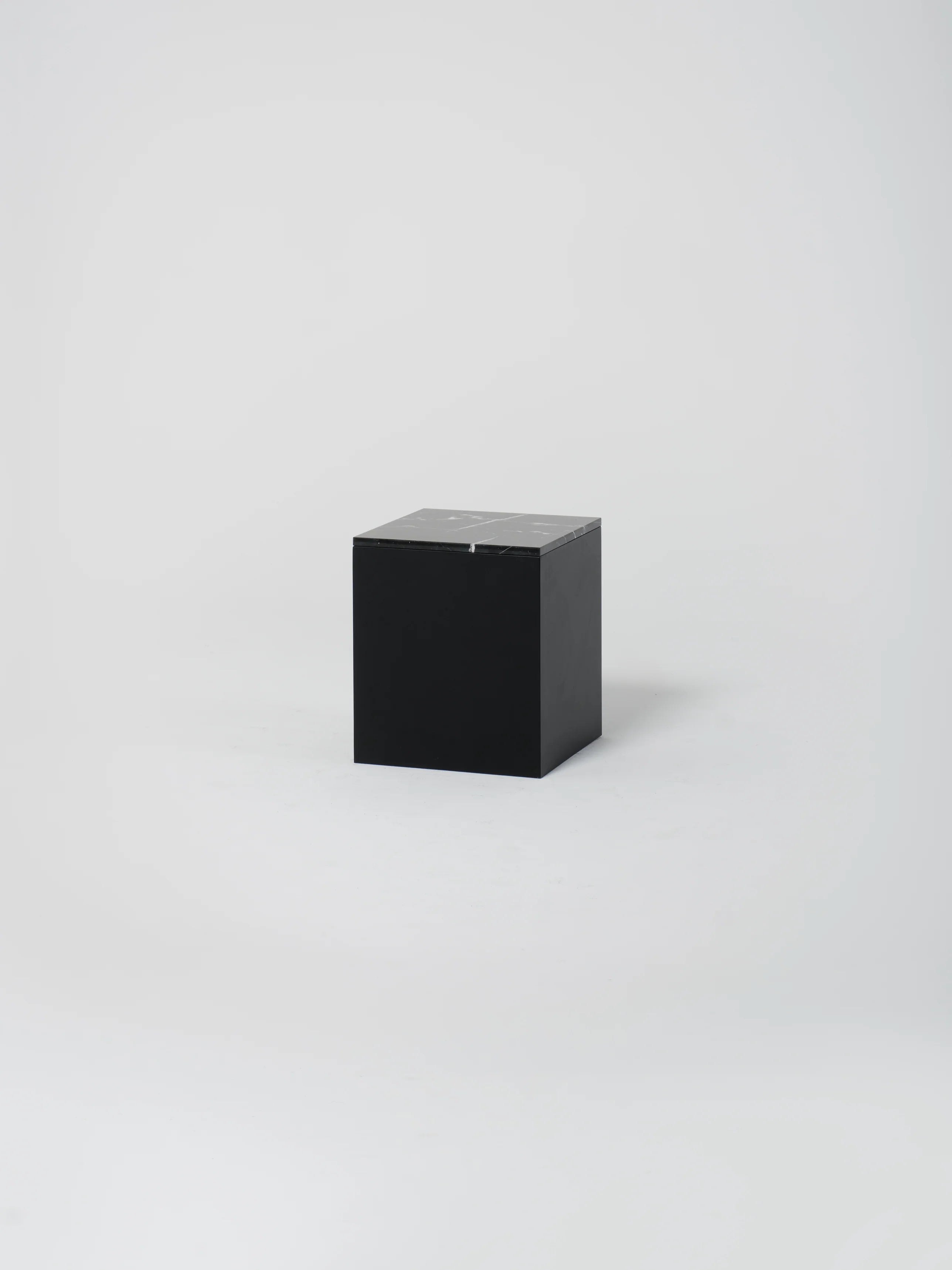 Cube 8 / 18" x 20" / Black / Nero Marquina