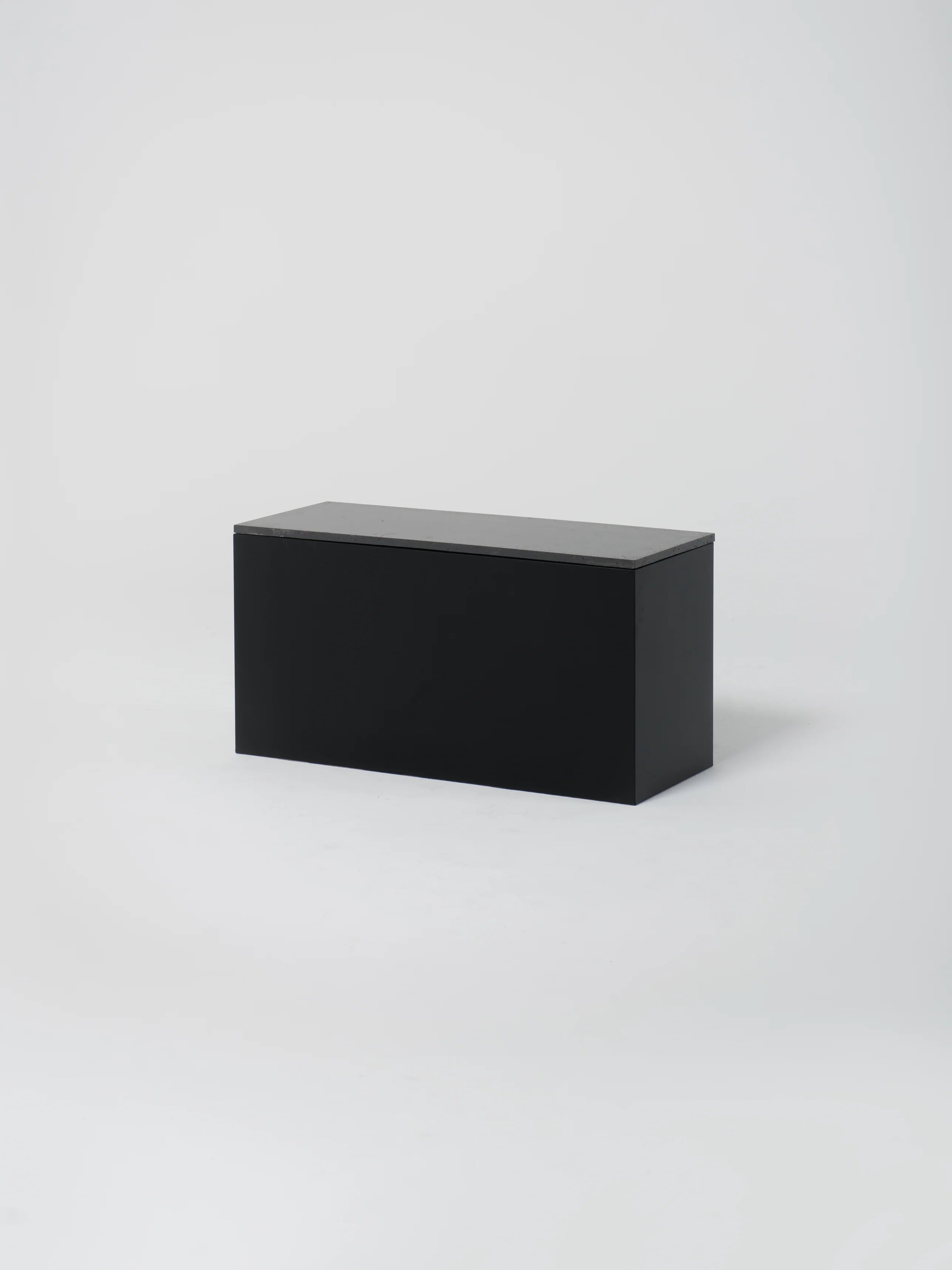 Cube 11 / 39" x 16" x H20" / Black / Anthracite concrete