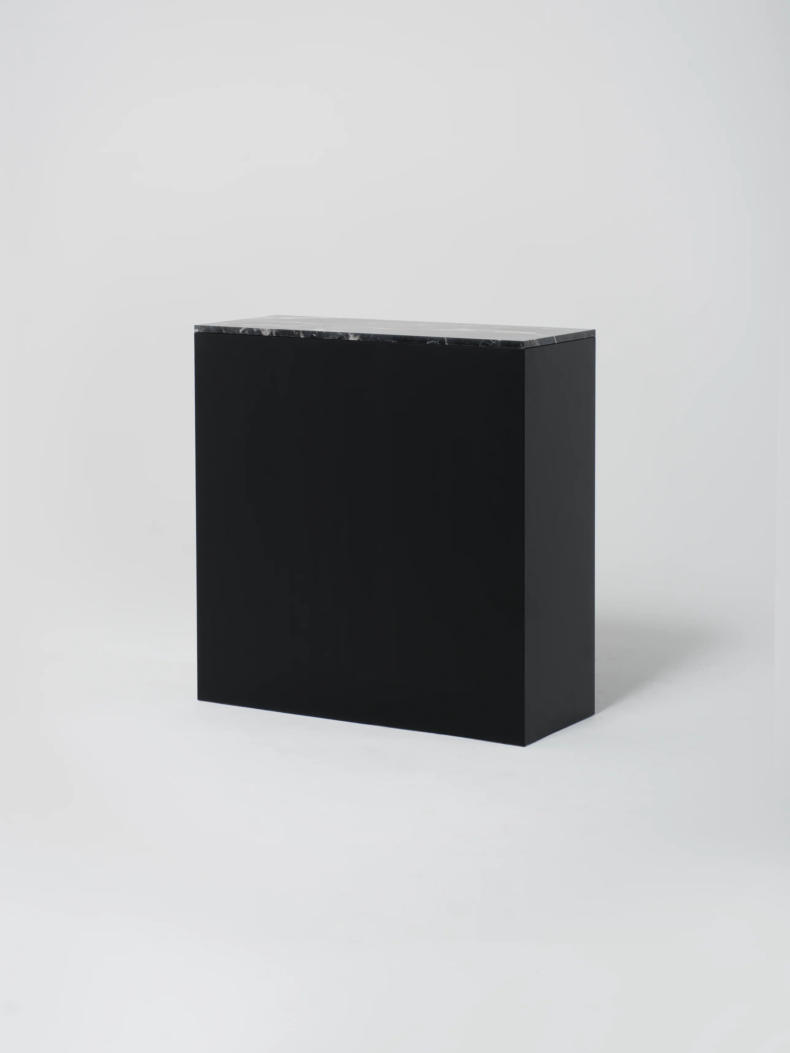 Cube 9 / 39" x 16" x H39" / Black / Nero Marquina