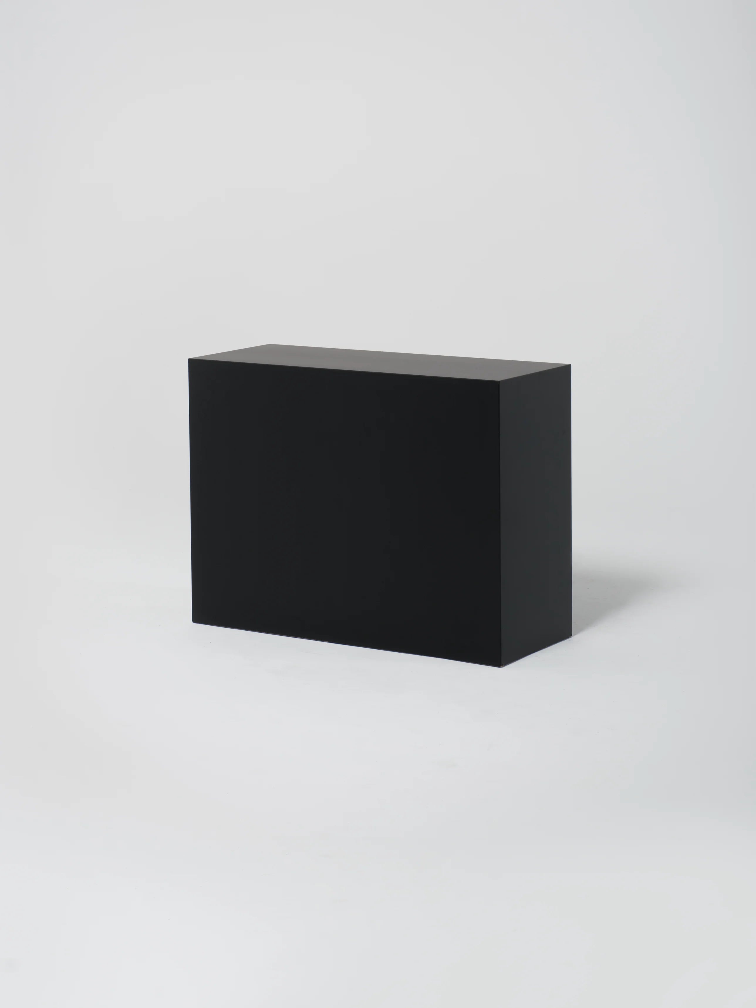 Cube 10 / 39" x 16" x H29" / Nero Marquina