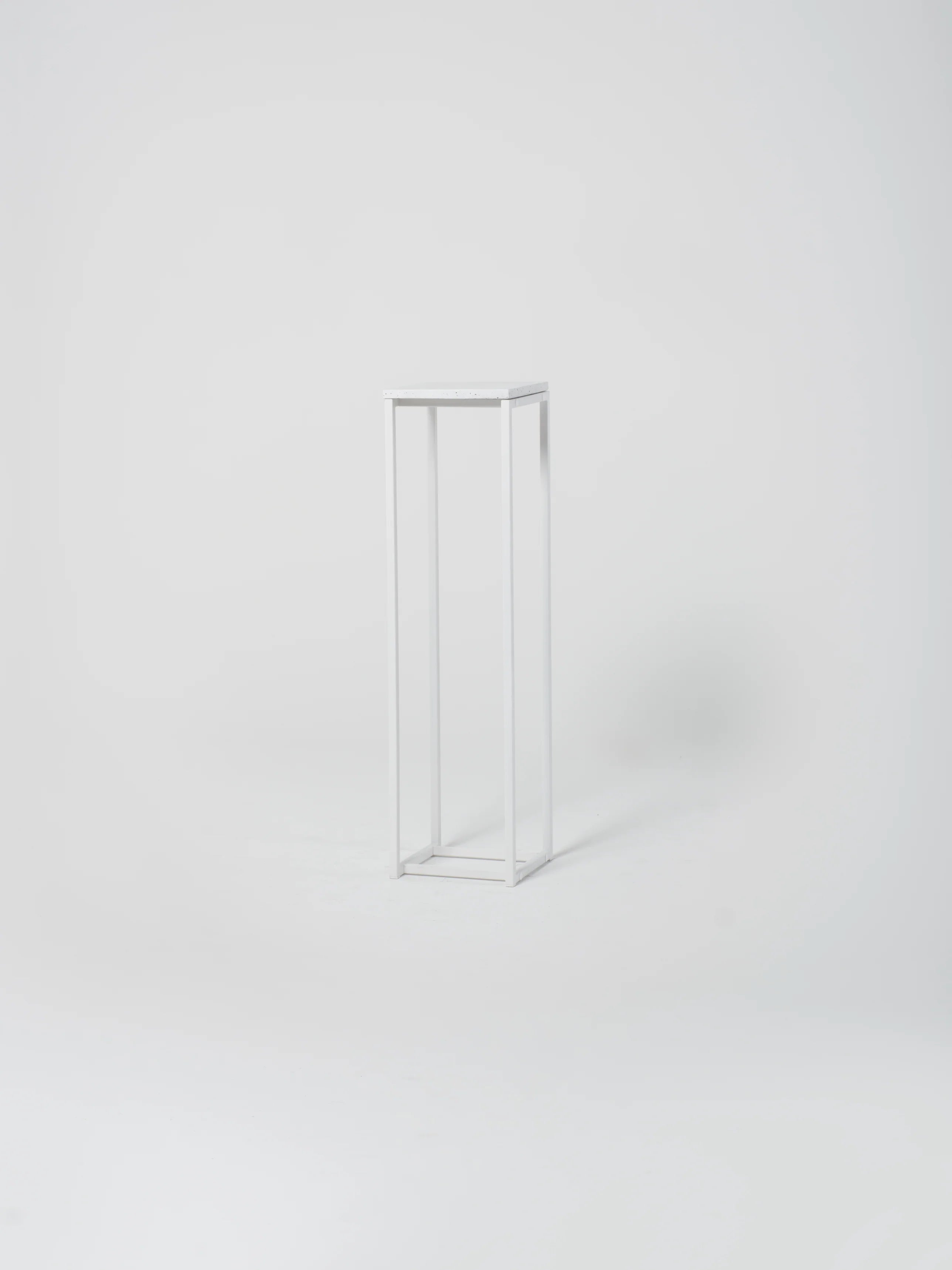 Podium 8 / 12" Square / White Concrete