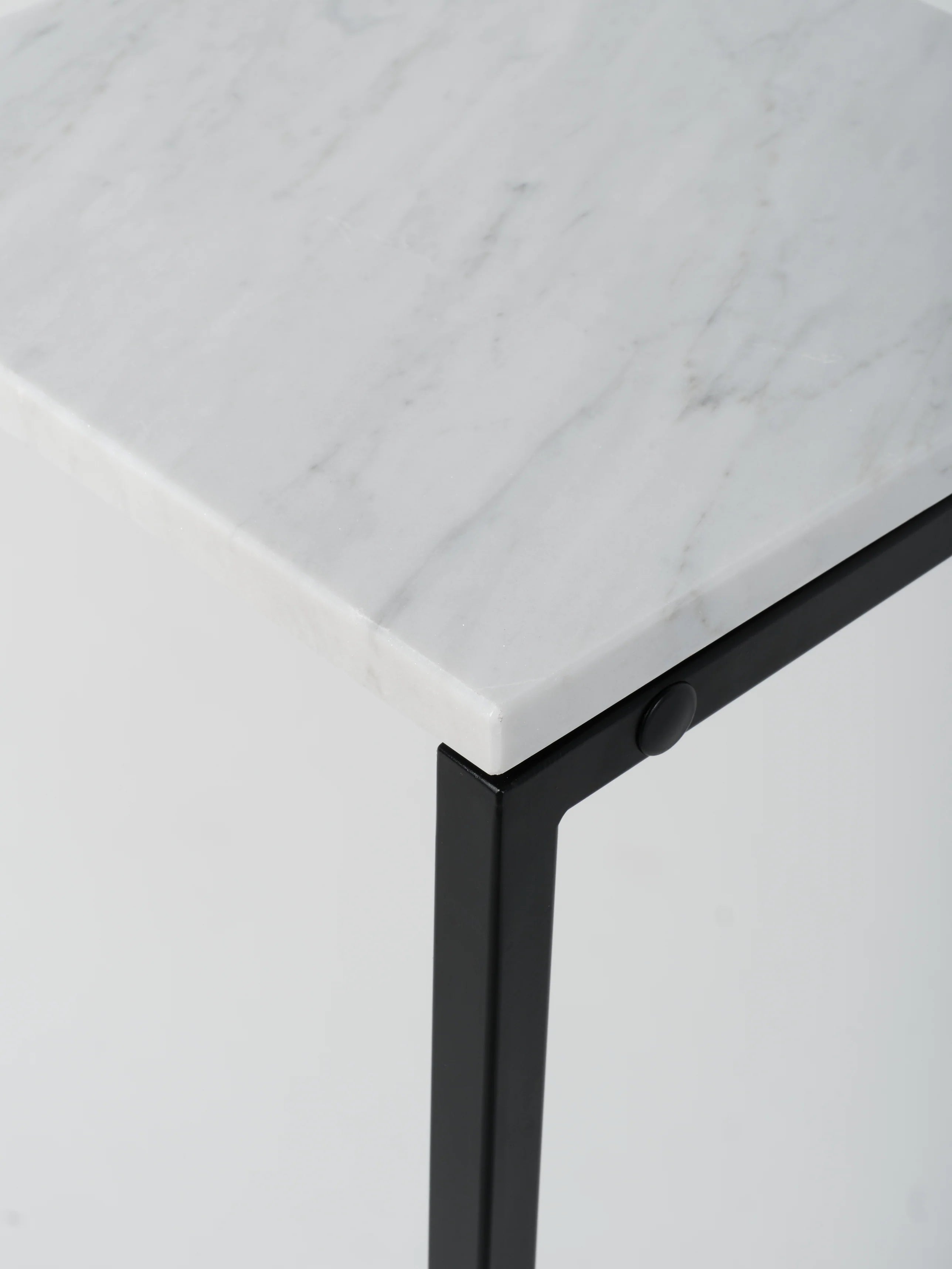 Podium 2 / 12" Square / Bianco Carrara