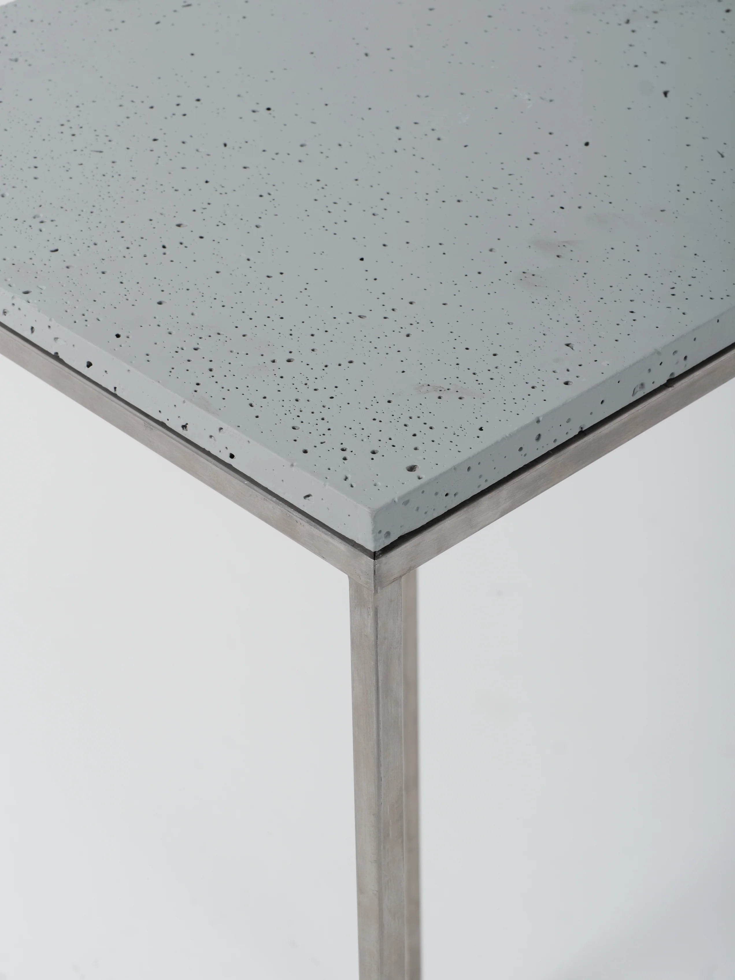 Podium 7 / 18" Square / Steel / Concrete