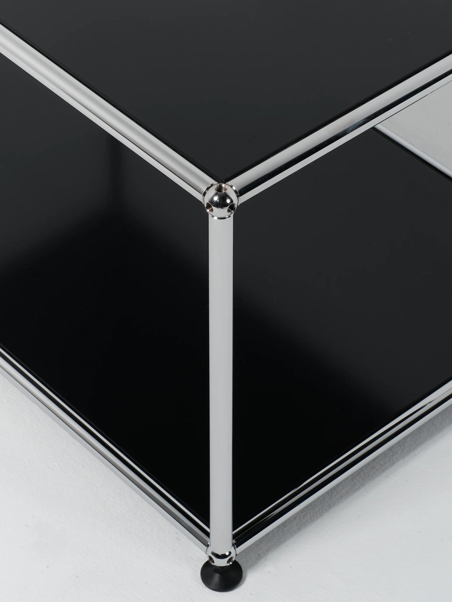 USM Haller Coffee Table / Black