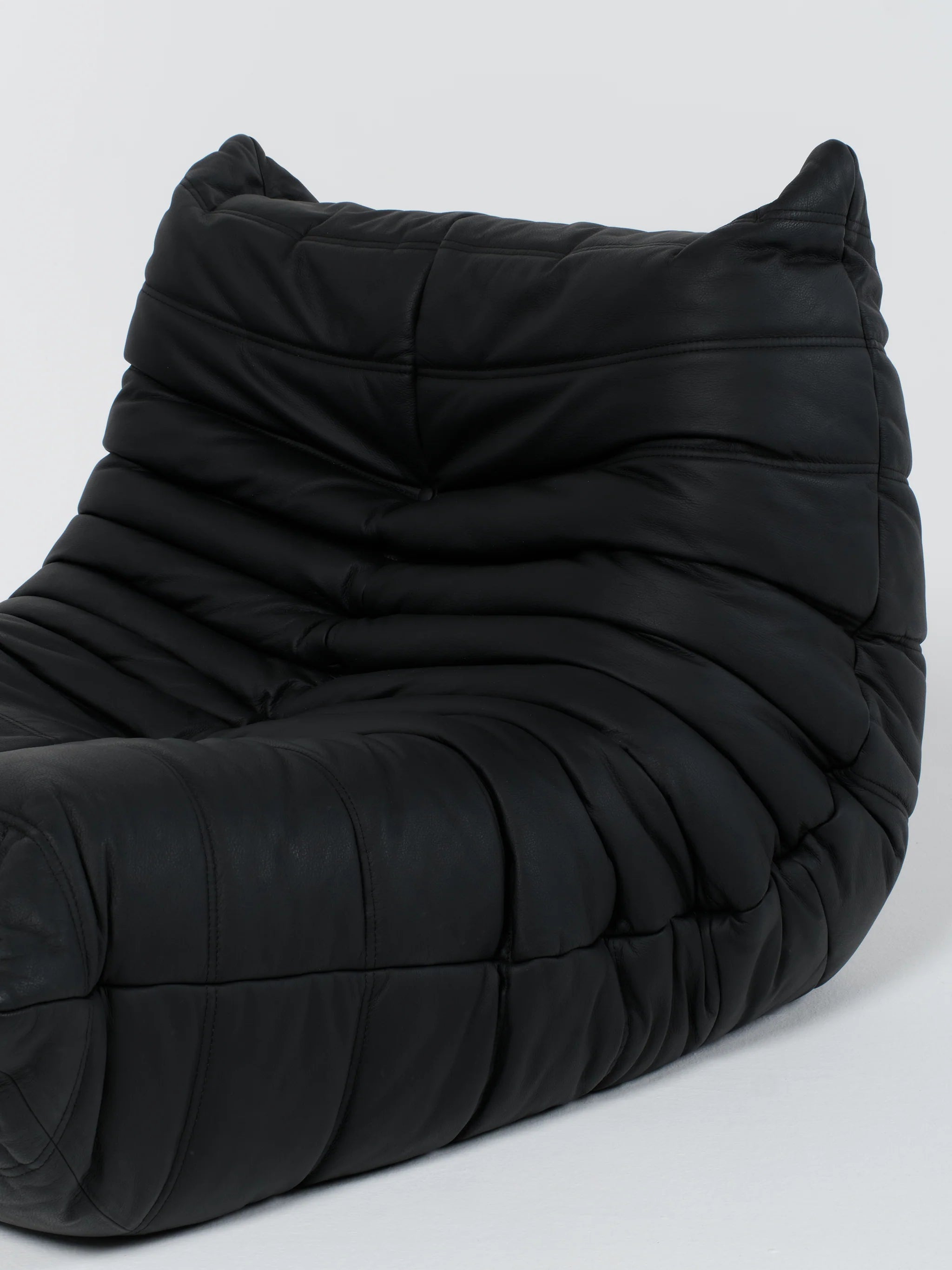 Togo Sofa / Black | 2-Seater