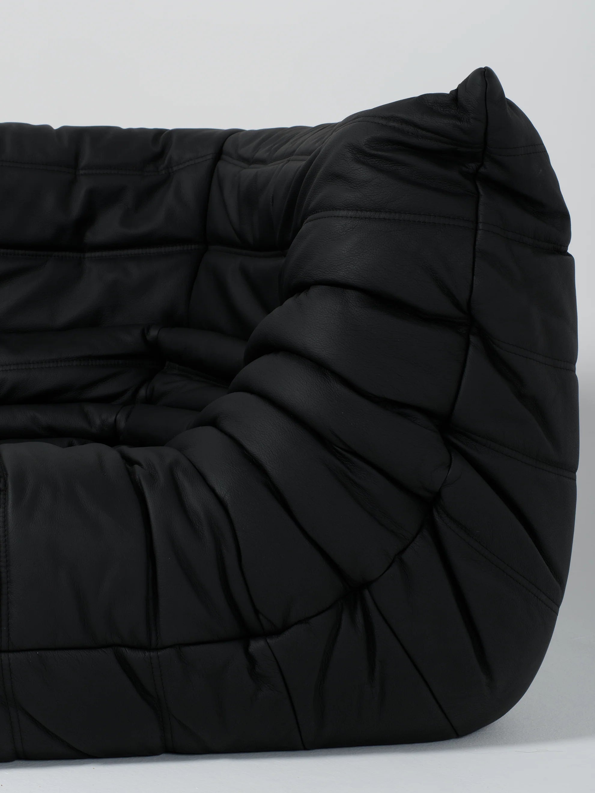 Togo Sofa / Black | 2-Seater