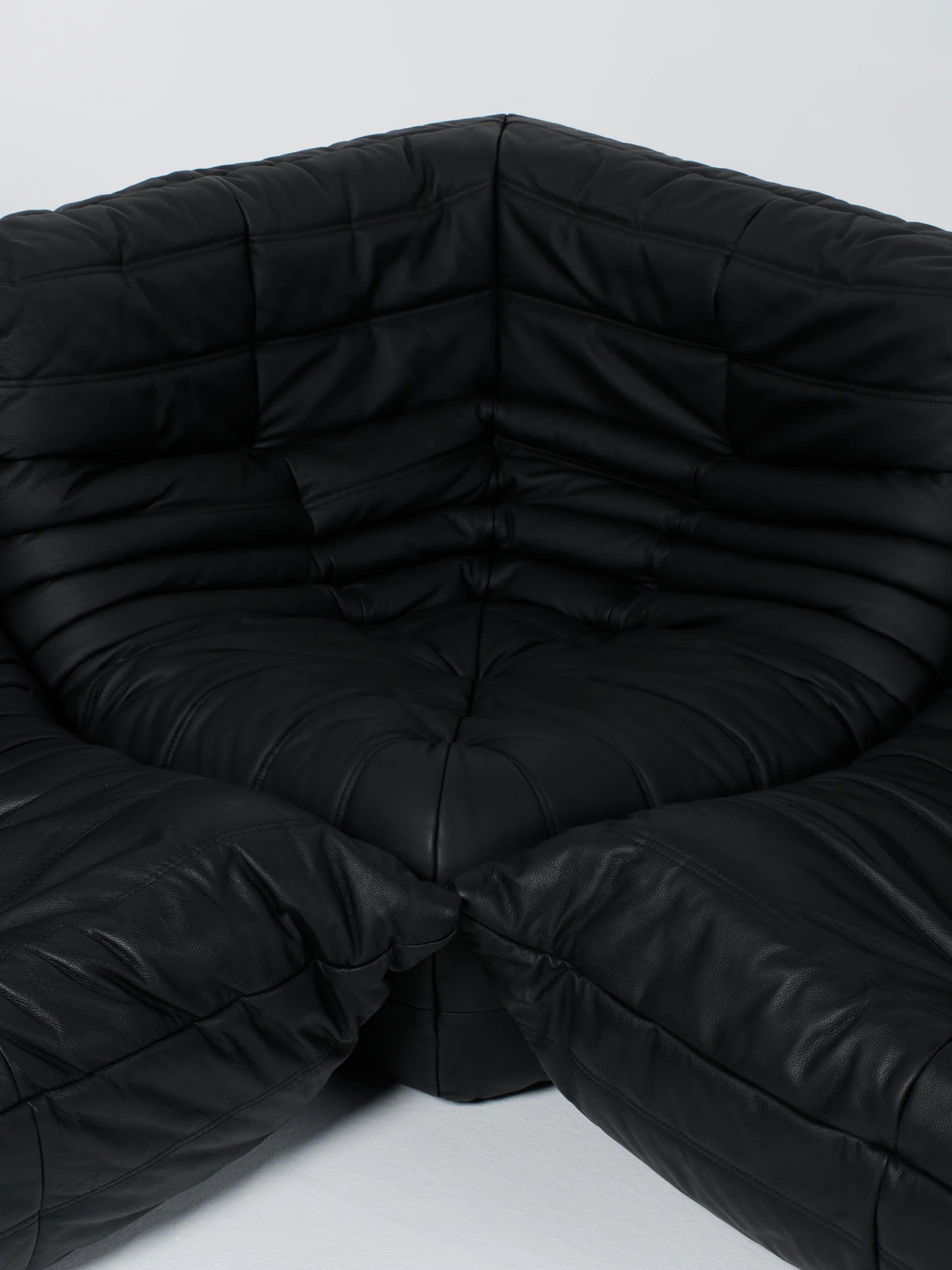 Togo Sofa / Black | 2-Seater