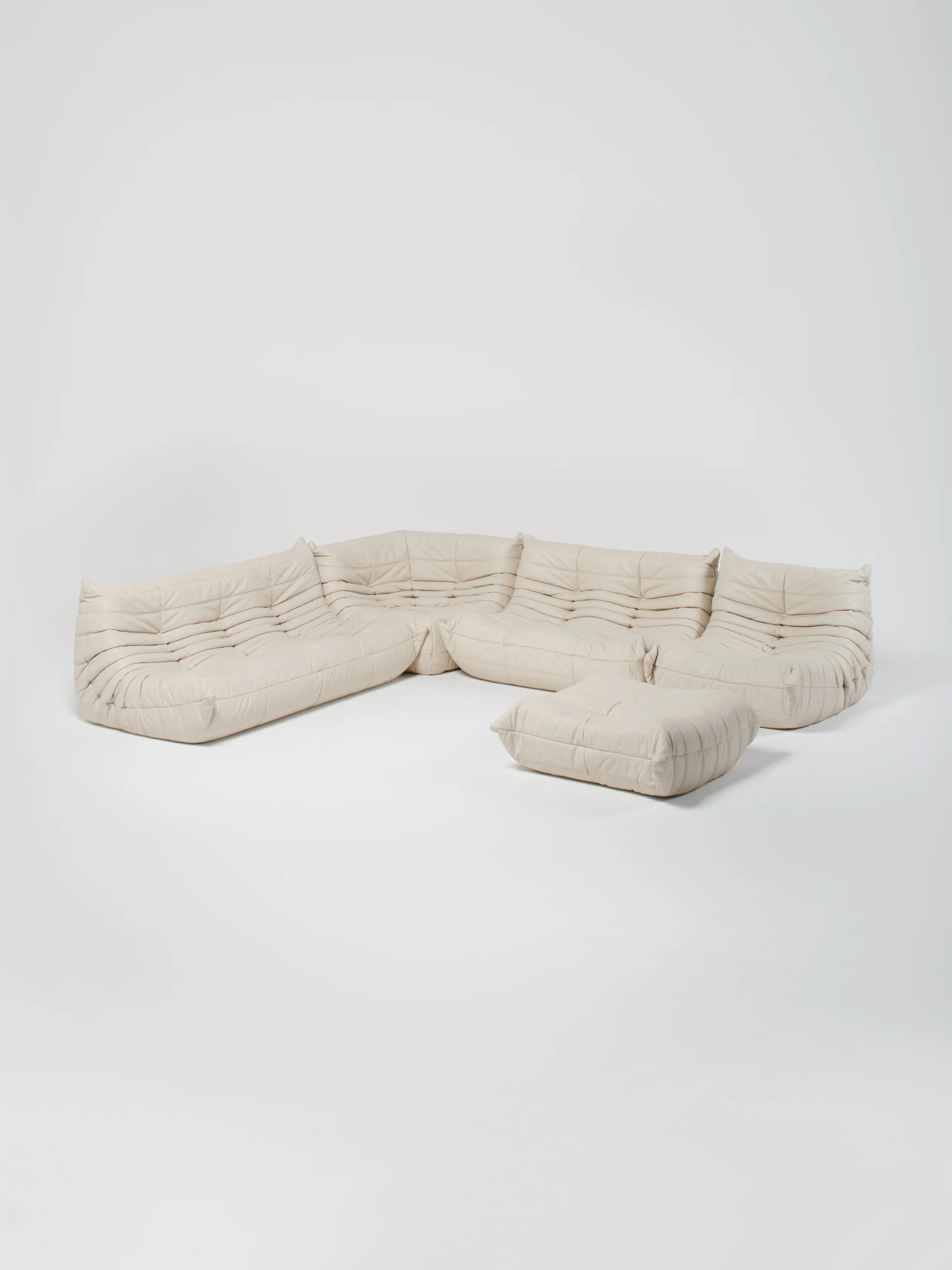 Togo / White | Corner