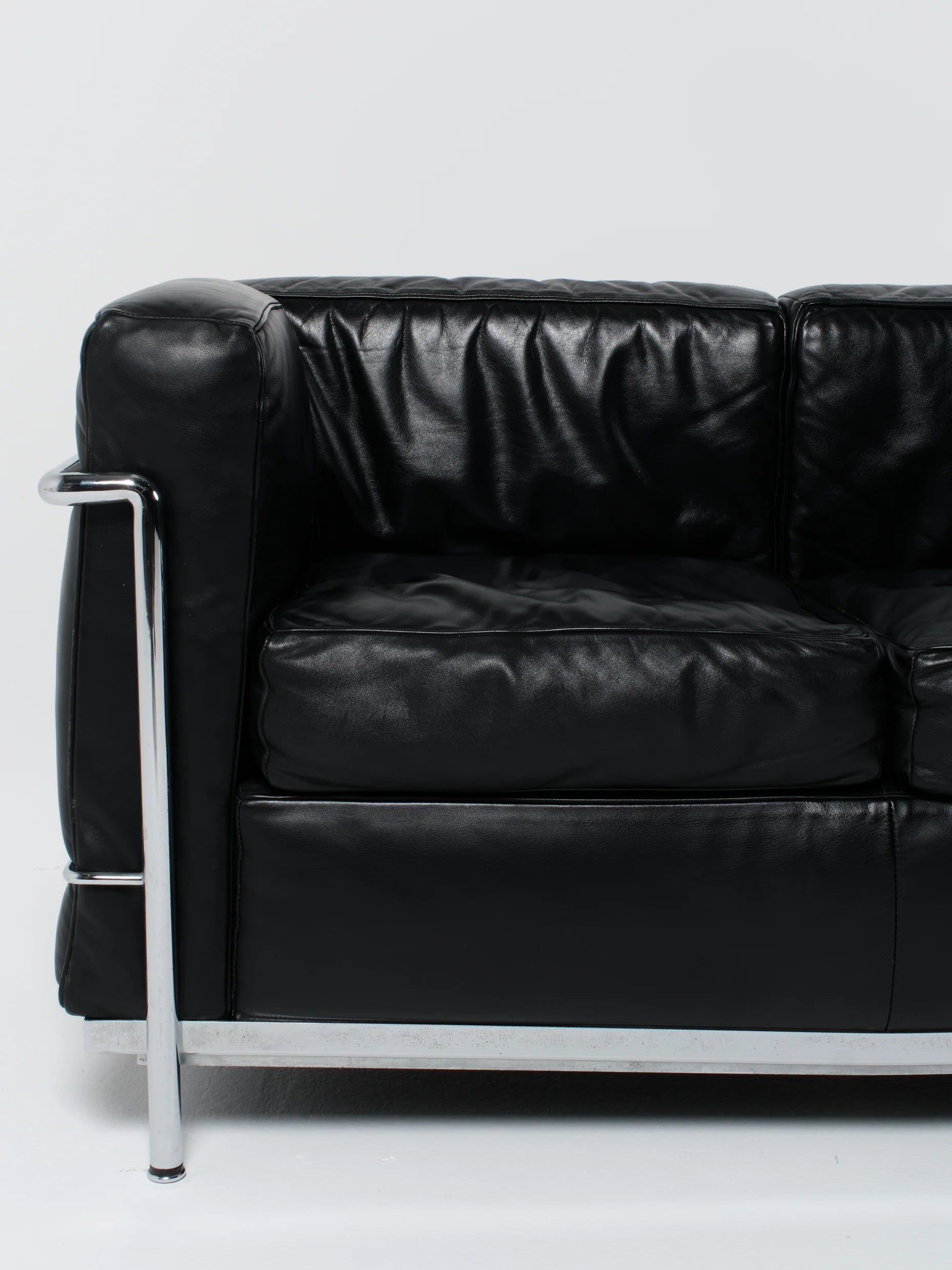 LC2 Sofa / Black / 3-Seater