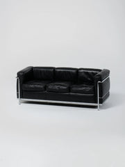 LC2 Sofa / Black / 3-Seater