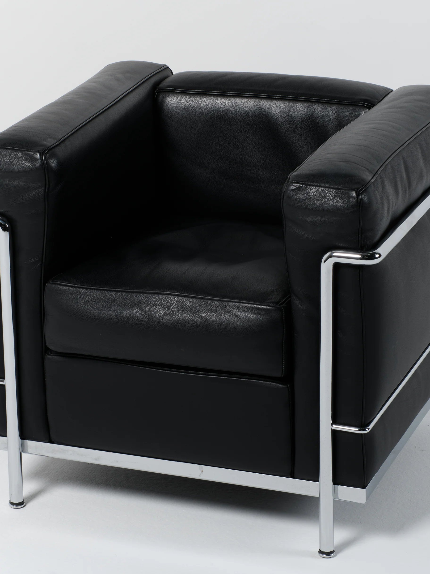 LC2 Armchair / Black