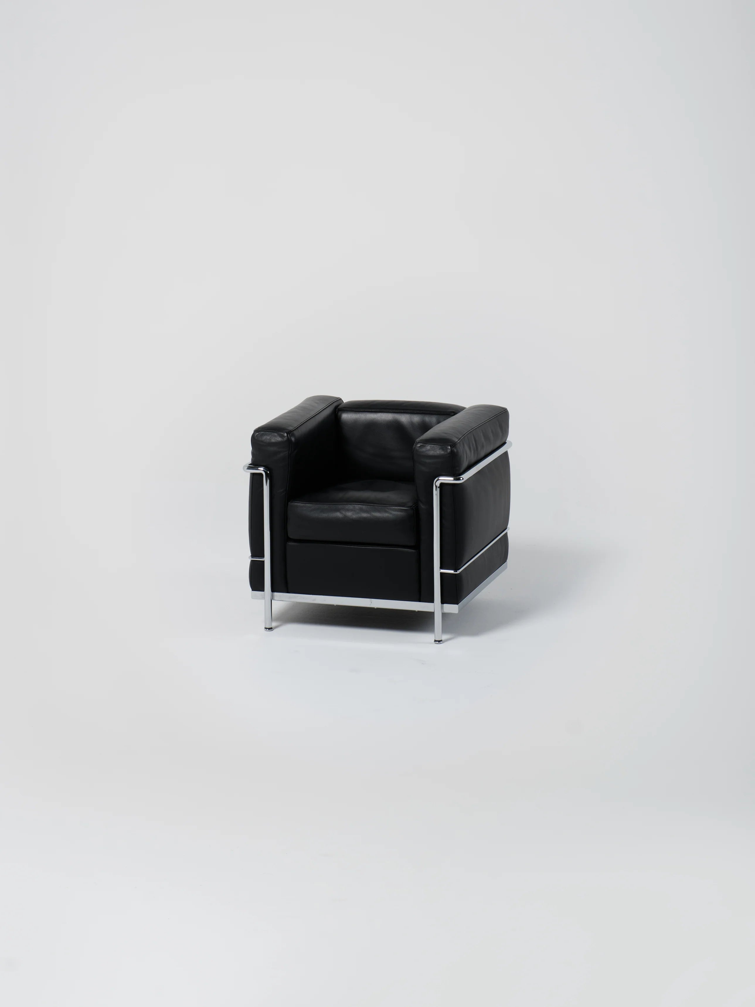 LC2 Armchair / Black