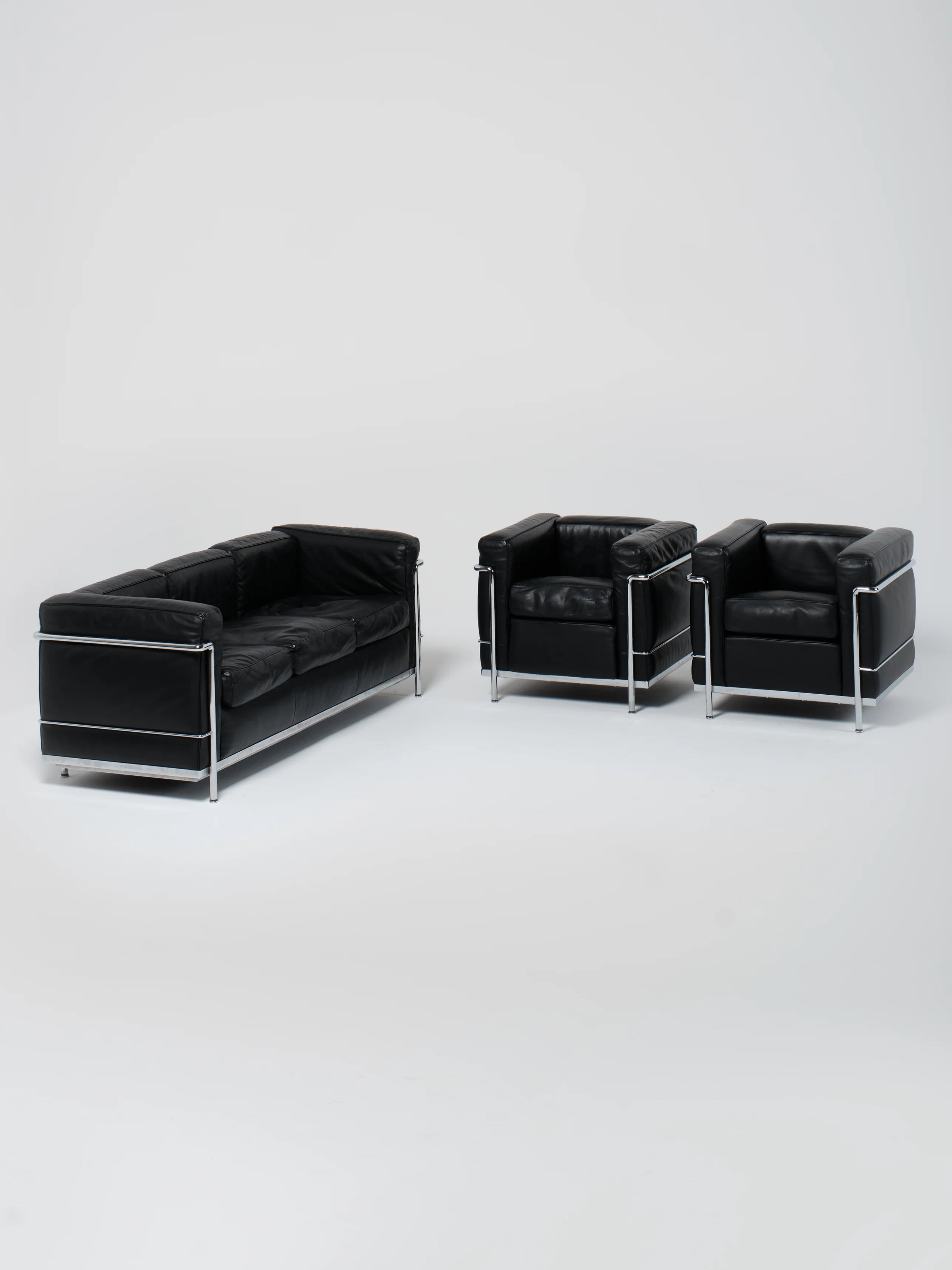 LC2 Armchair / Black